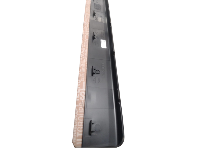 Acabamento da Soleira Inferior Esquerdo PRETO Renault Duster Oroch